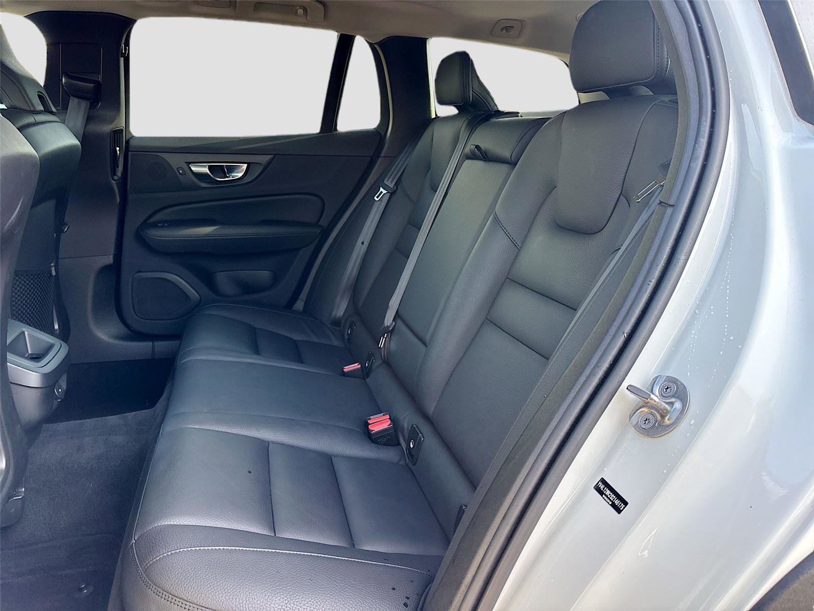 Used 2025 Volvo V60 B5 Cross Country Plus image 25