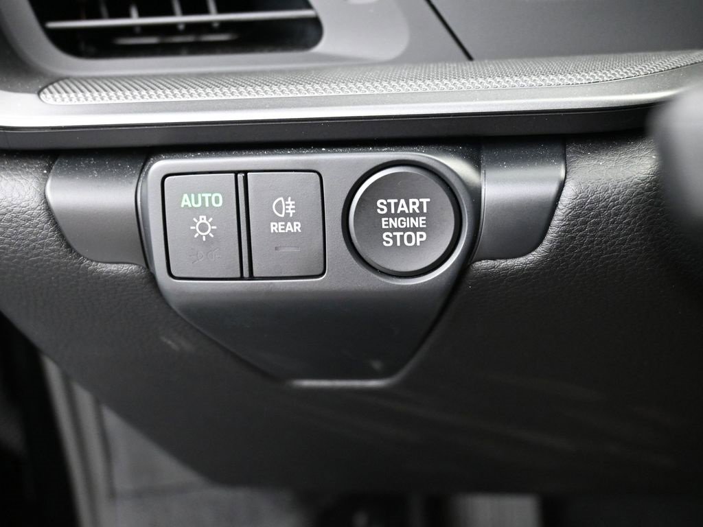 Used 2025 Porsche 911 Carrera image 11