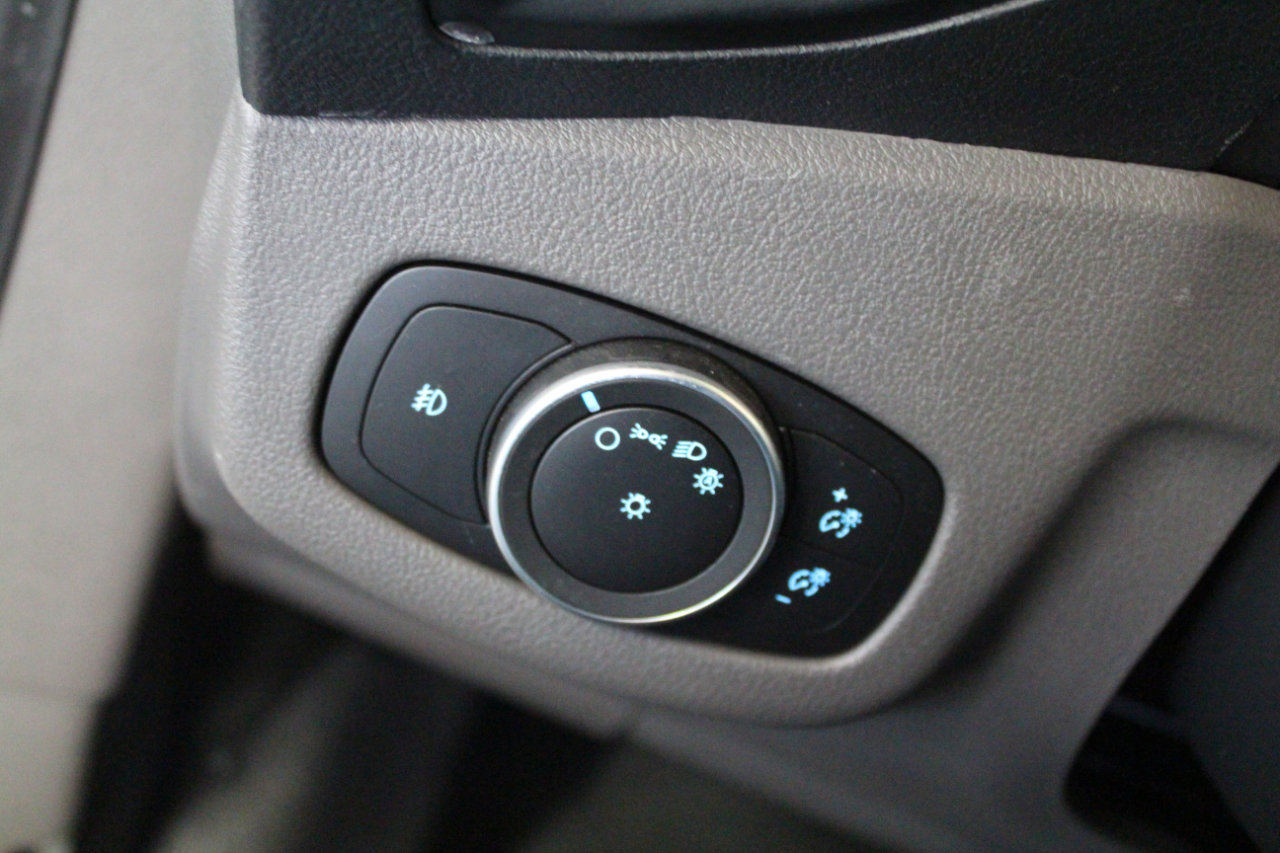 Used 2023 Ford Transit Connect XLT image 11