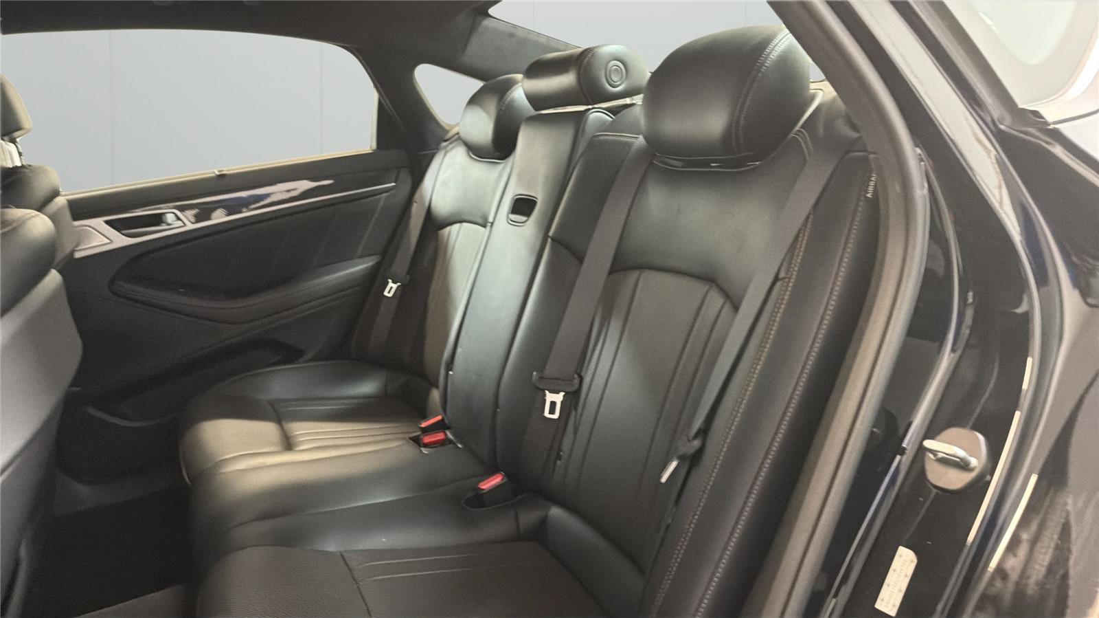 Used 2018 Genesis G80 3.3T Sport AWD/4WD image 11