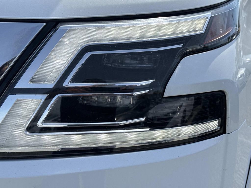 Certified 2024 Nissan Armada Platinum w/ Captain's Chairs Package image 10