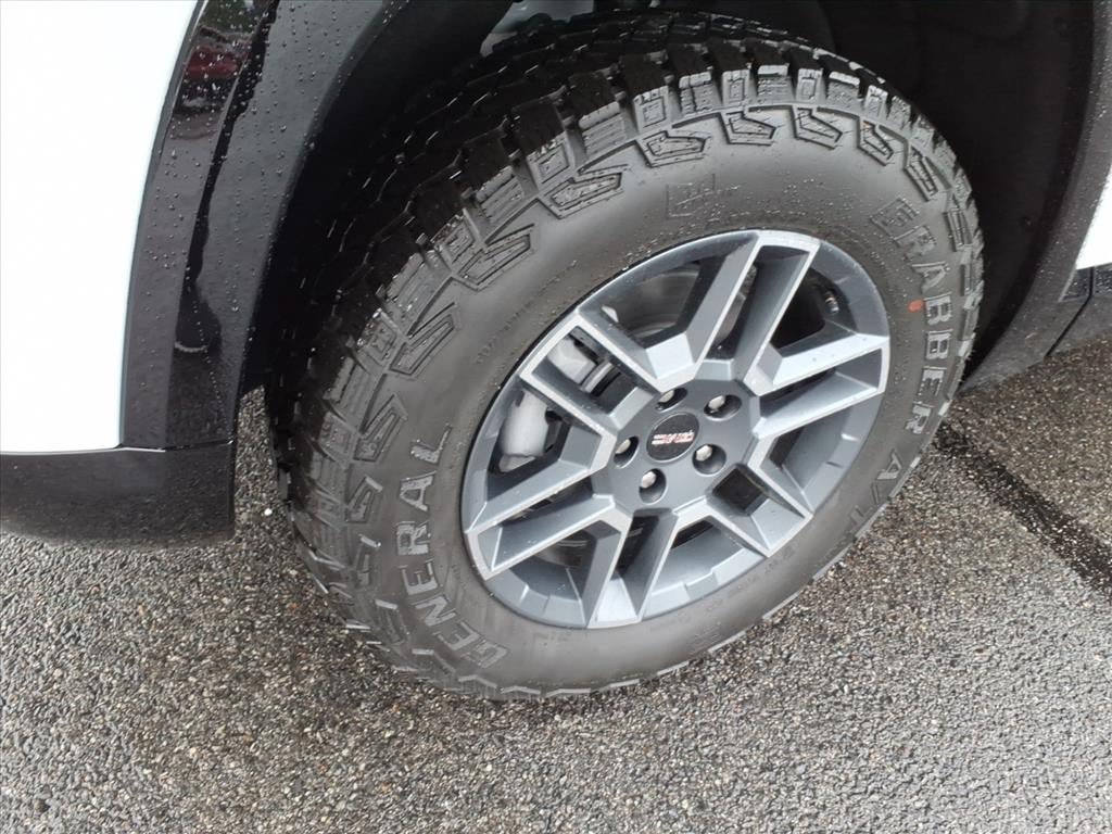 New 2026 GMC Terrain AT4 w/ Technology Package II AWD/4WD image 13
