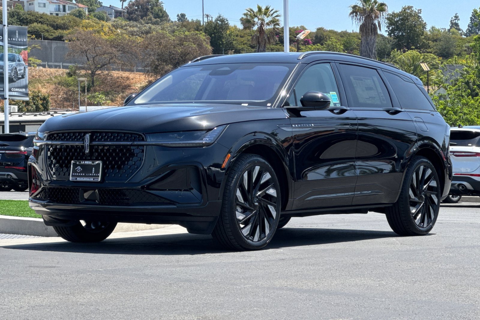 New 2025 Lincoln Nautilus Reserve w/ Jet Appearance Package image 7