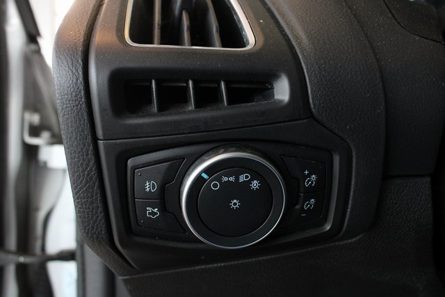 Used 2018 Ford Focus Titanium image 7