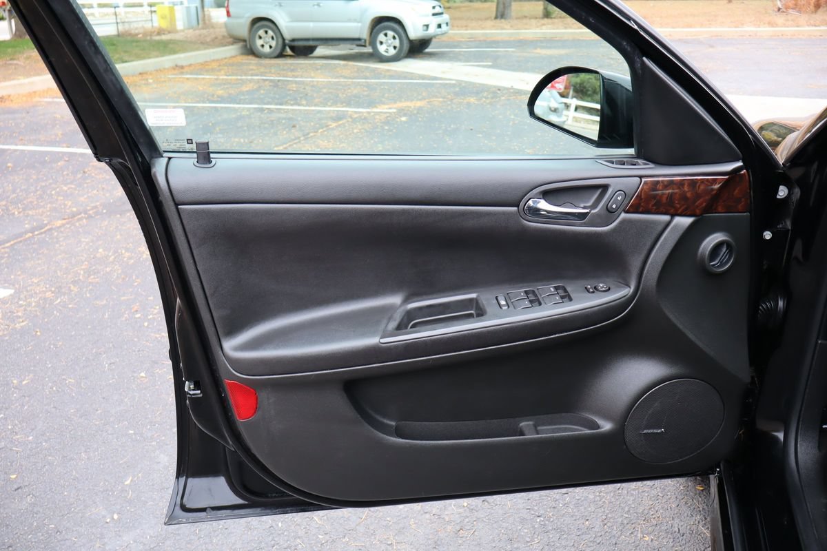 Used 2013 Chevrolet Impala LTZ FWD image 23