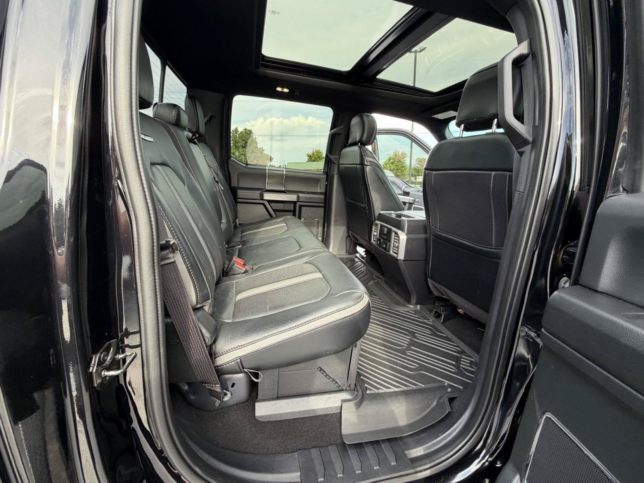 Used 2019 Ford F450 Platinum w/ Platinum Ultimate Package AWD/4WD image 40