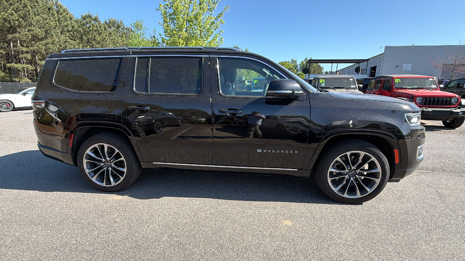 Used 2024 Jeep Wagoneer Series III w/ Premium Group I AWD/4WD image 7