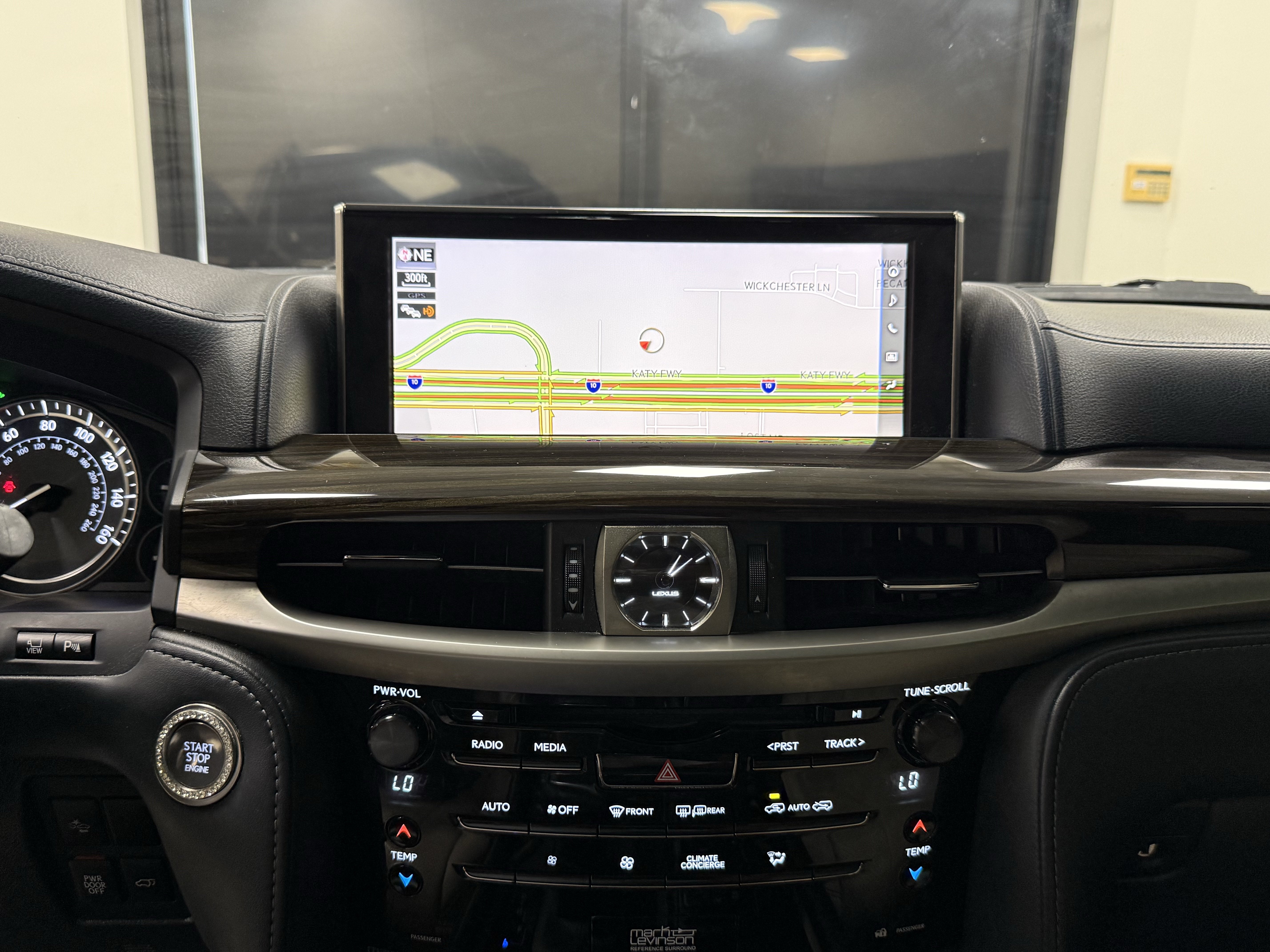 Used 2019 Lexus LX 570 4WD w/ Inspiration Series image 22