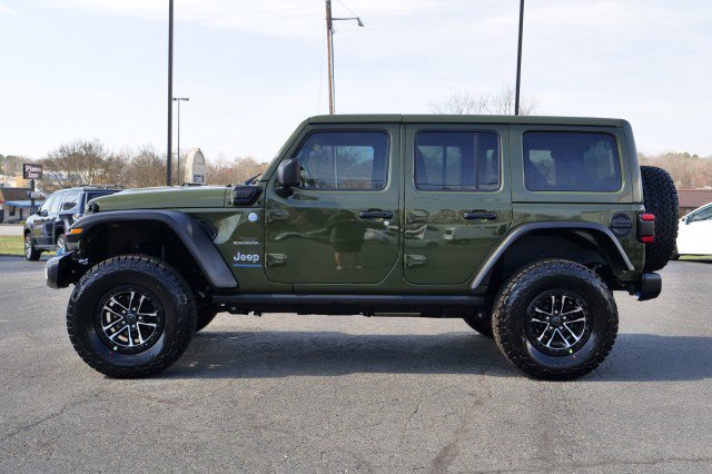 Used 2024 Jeep Wrangler Unlimited Sahara w/ Technology Group image 40