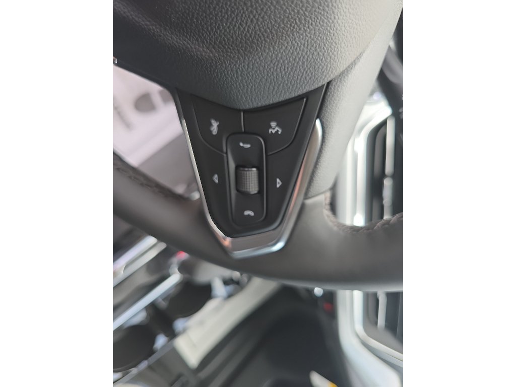 New 2026 Chevrolet Trax LT w/ Driver Confidence Package FWD image 22
