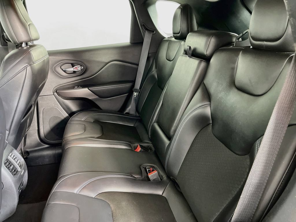 Used 2020 Jeep Cherokee Latitude Plus FWD image 29