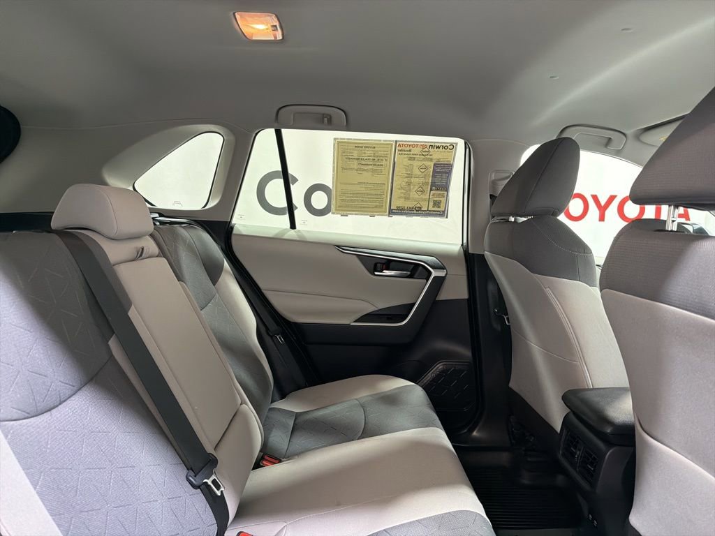 Used 2021 Toyota RAV4 XLE w/ XLE Grade Weather Package image 15