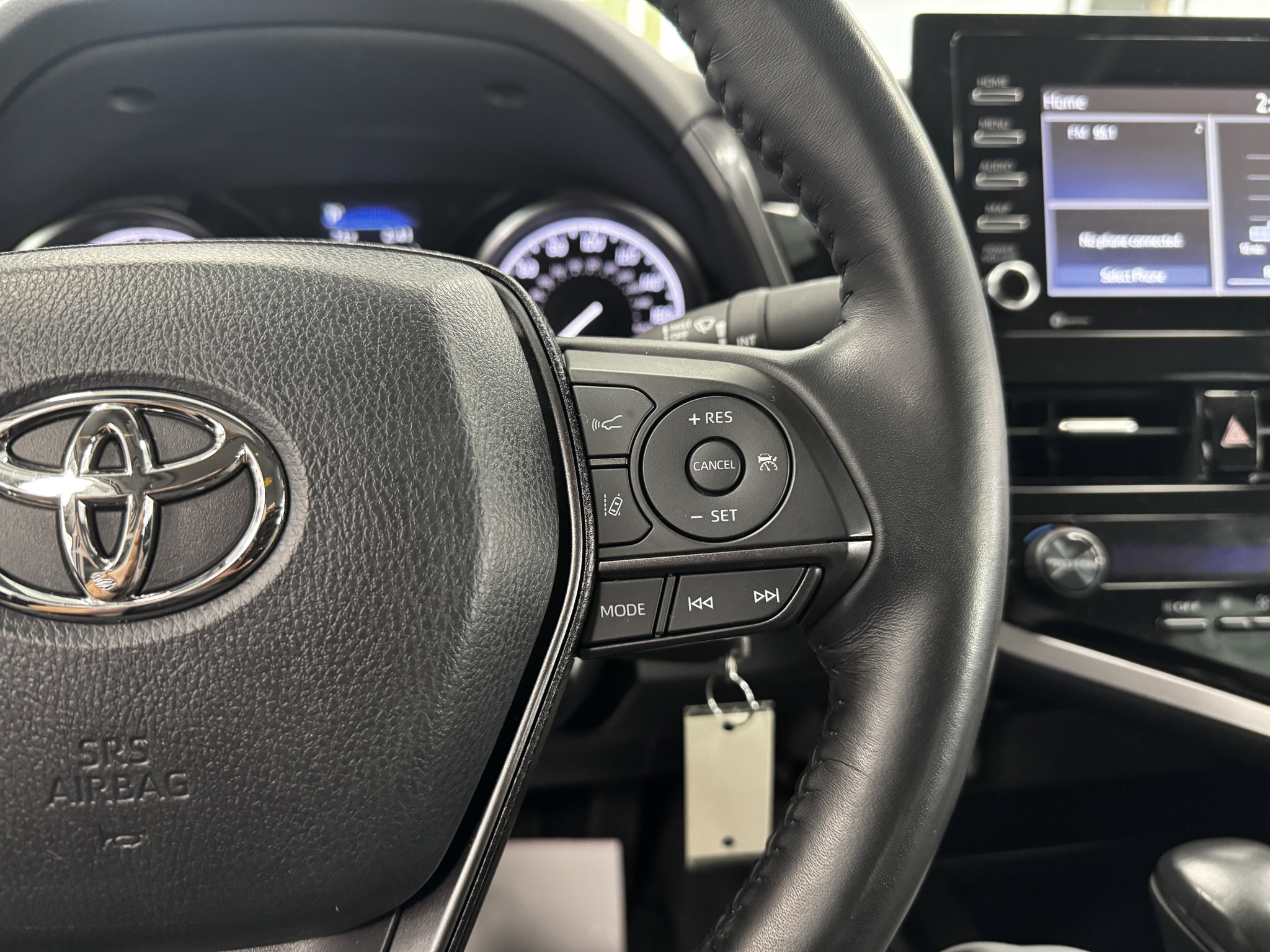 Used 2023 Toyota Camry SE FWD image 17