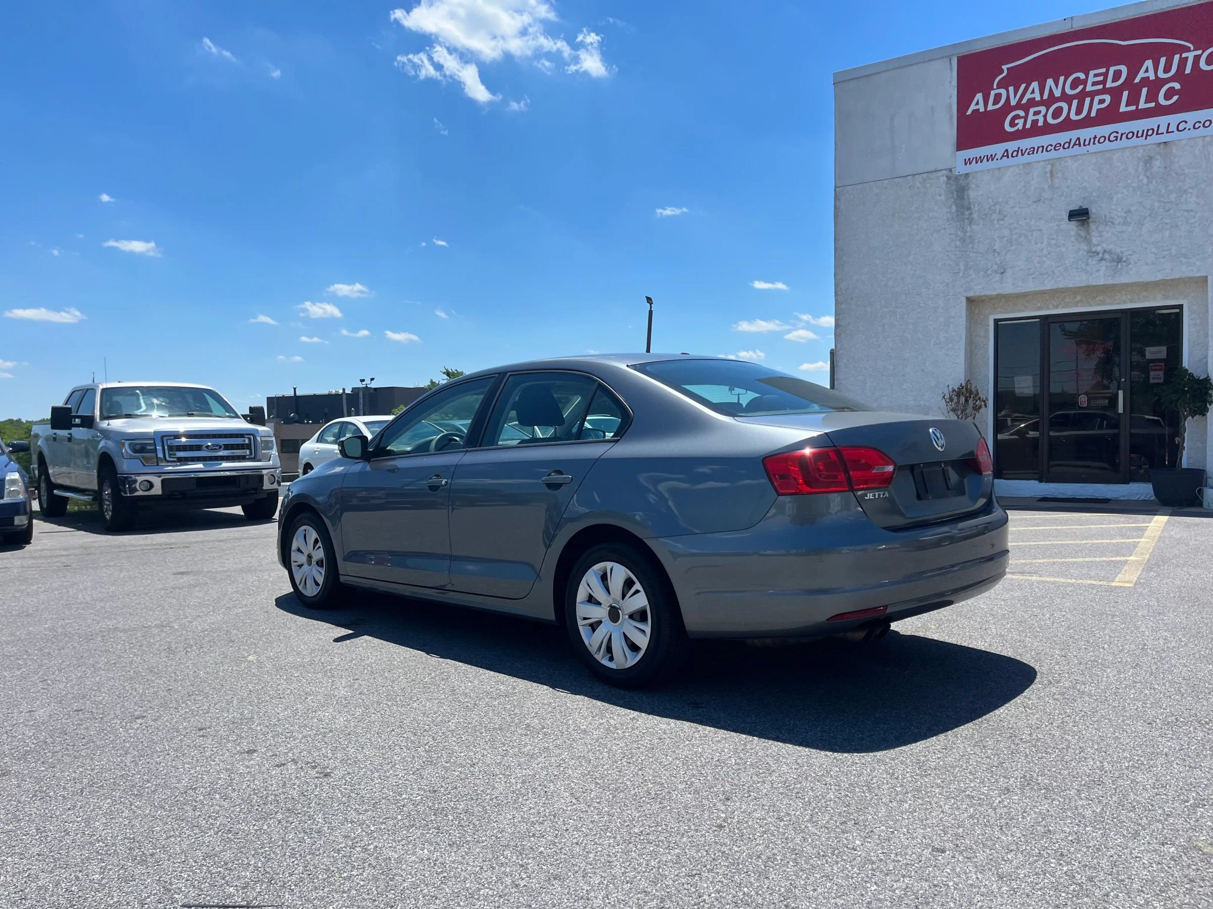 Used 2011 Volkswagen Jetta SE FWD image 27
