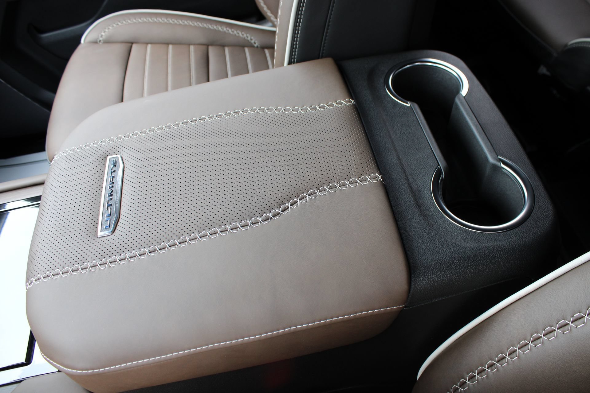 New 2026 GMC Yukon XL Denali Ultimate w/ LPO, Floor Liner Package AWD/4WD image 54