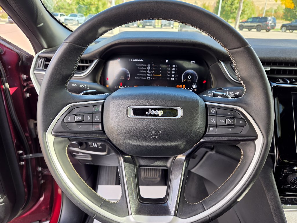 Used 2023 Jeep Grand Cherokee Altitude AWD/4WD image 14