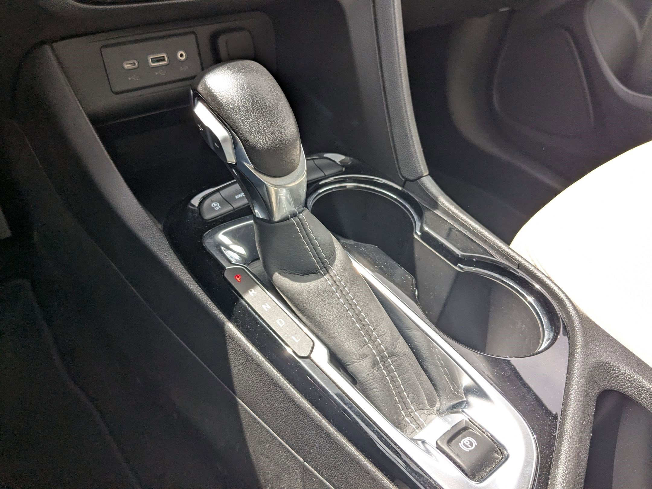 Used 2021 Buick Encore GX Preferred AWD/4WD image 27