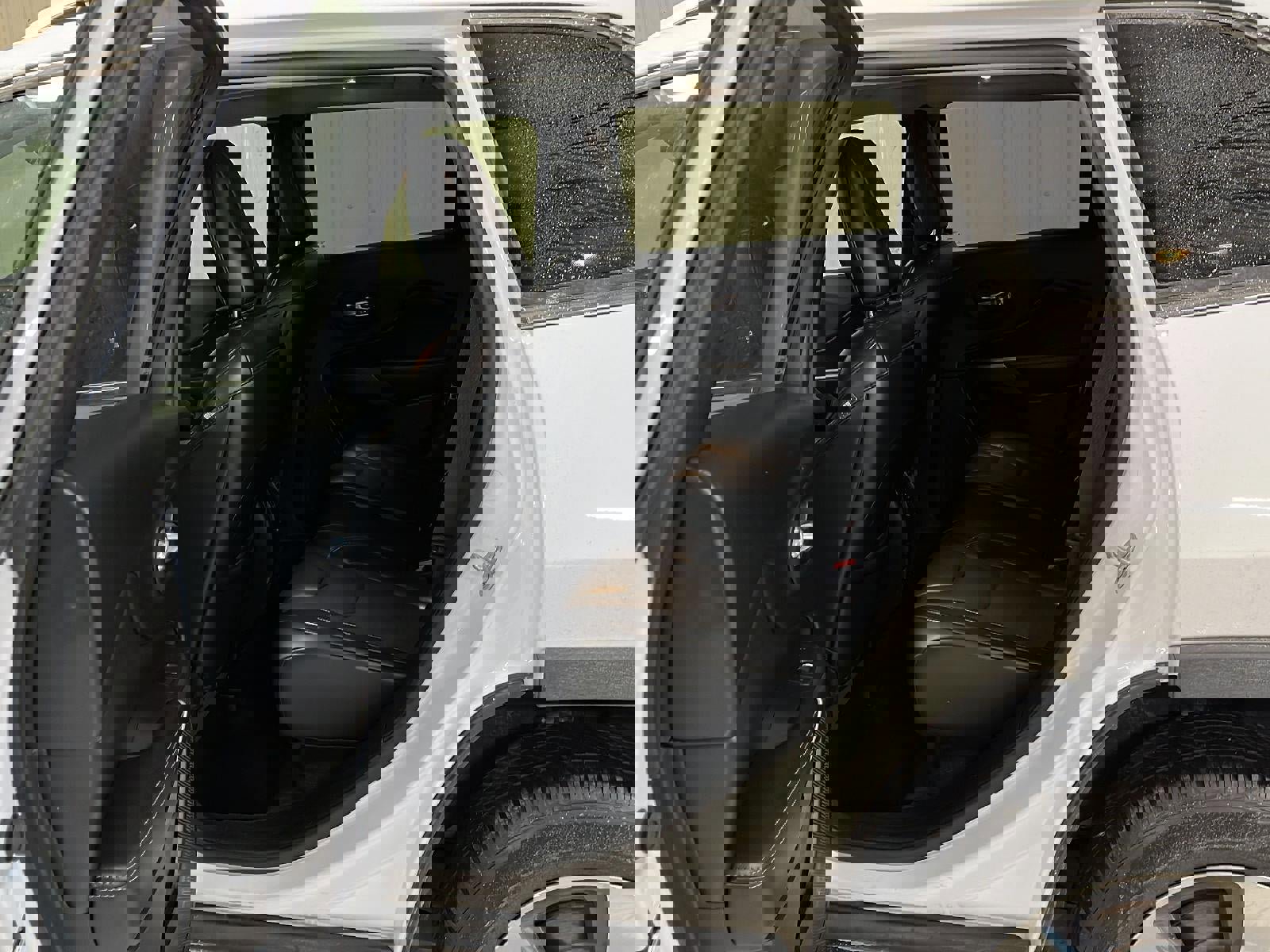 Used 2019 Jeep Cherokee Limited image 13