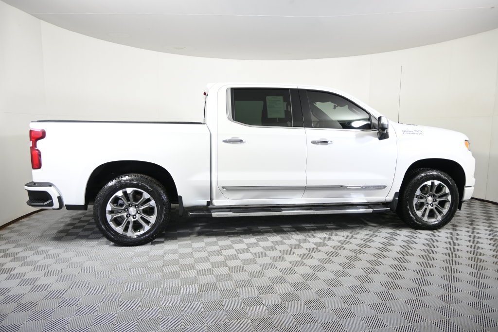 Used 2024 Chevrolet Silverado 1500 High Country w/ Technology Package AWD/4WD image 8