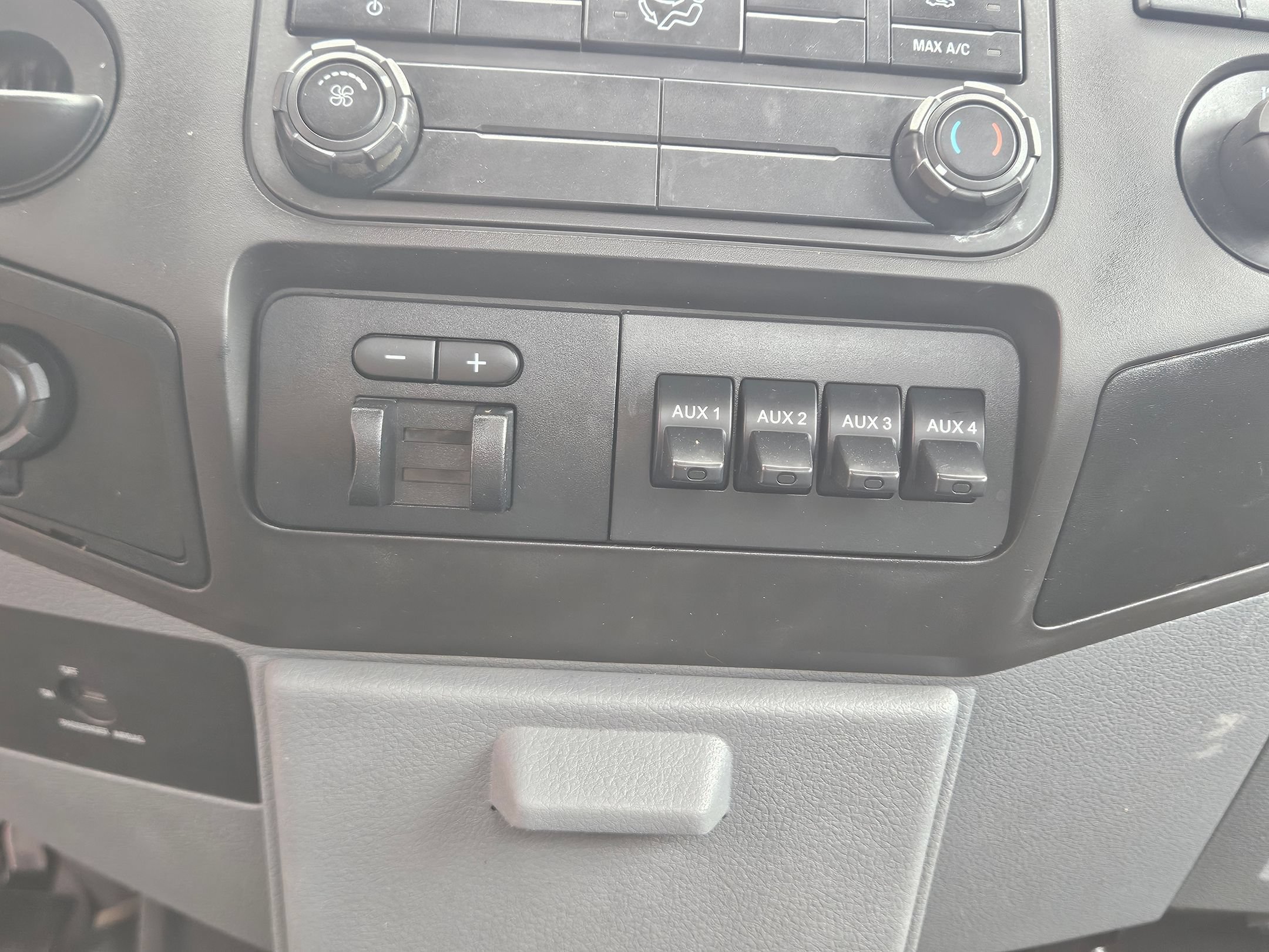 Used 2015 Ford F450 XL w/ Power Equipment Group RWD image 12