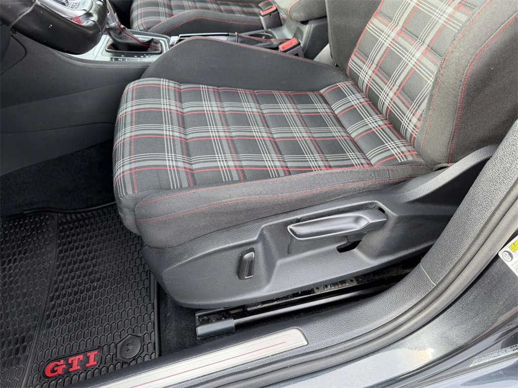 Used 2017 Volkswagen GTI S image 16