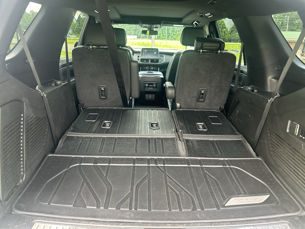 Used 2022 Chevrolet Tahoe Z71 w/ Luxury Package AWD/4WD image 20