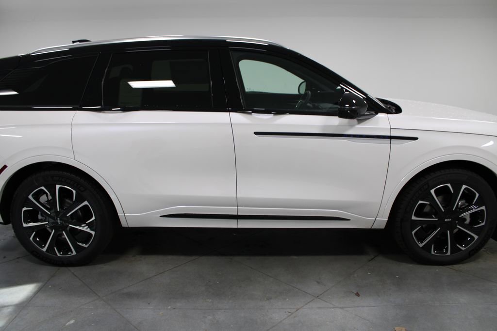 New 2026 Lincoln Nautilus Reserve image 10