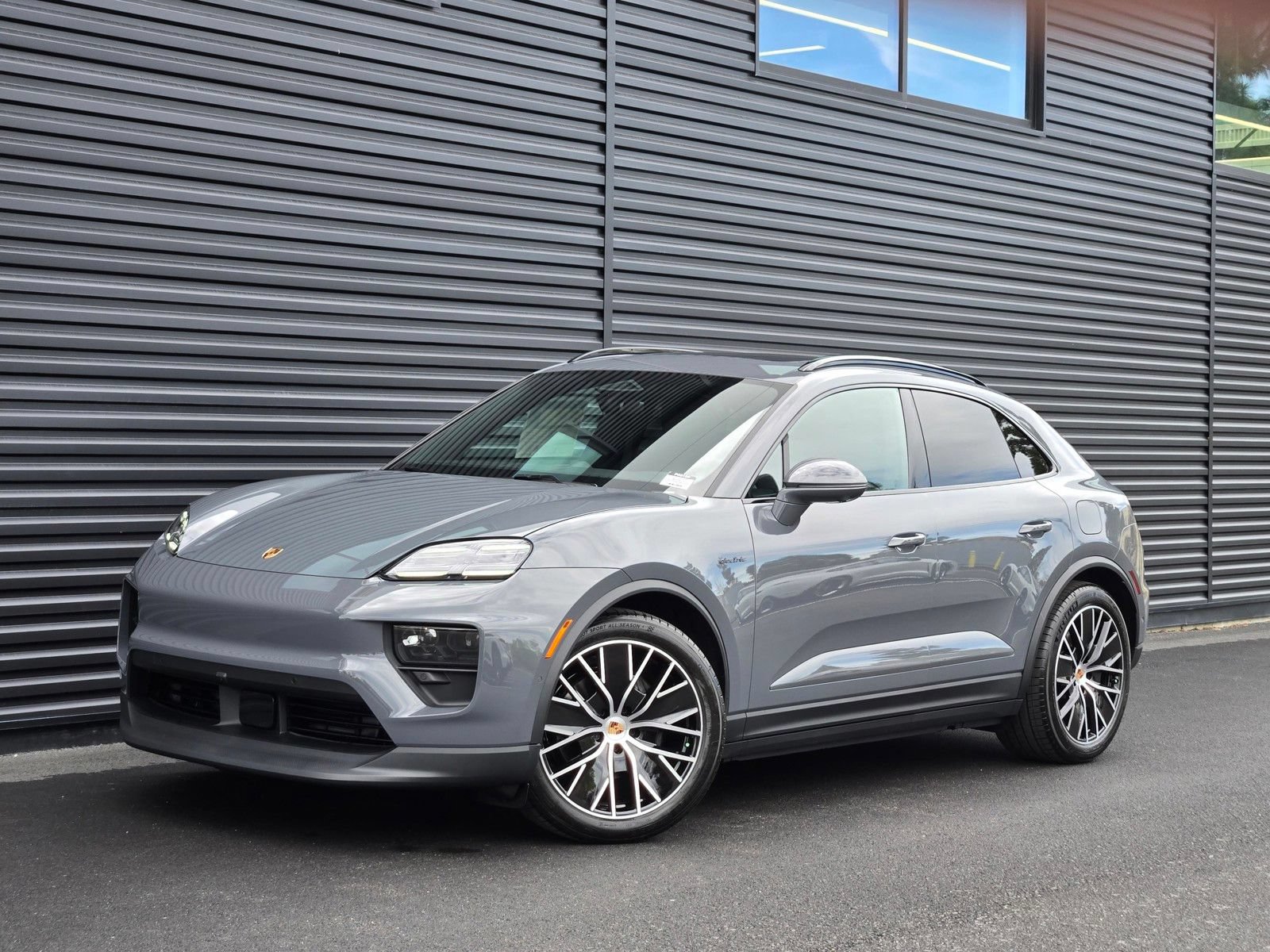 New 2026 Porsche Macan 4 Electric AWD/4WD image 1
