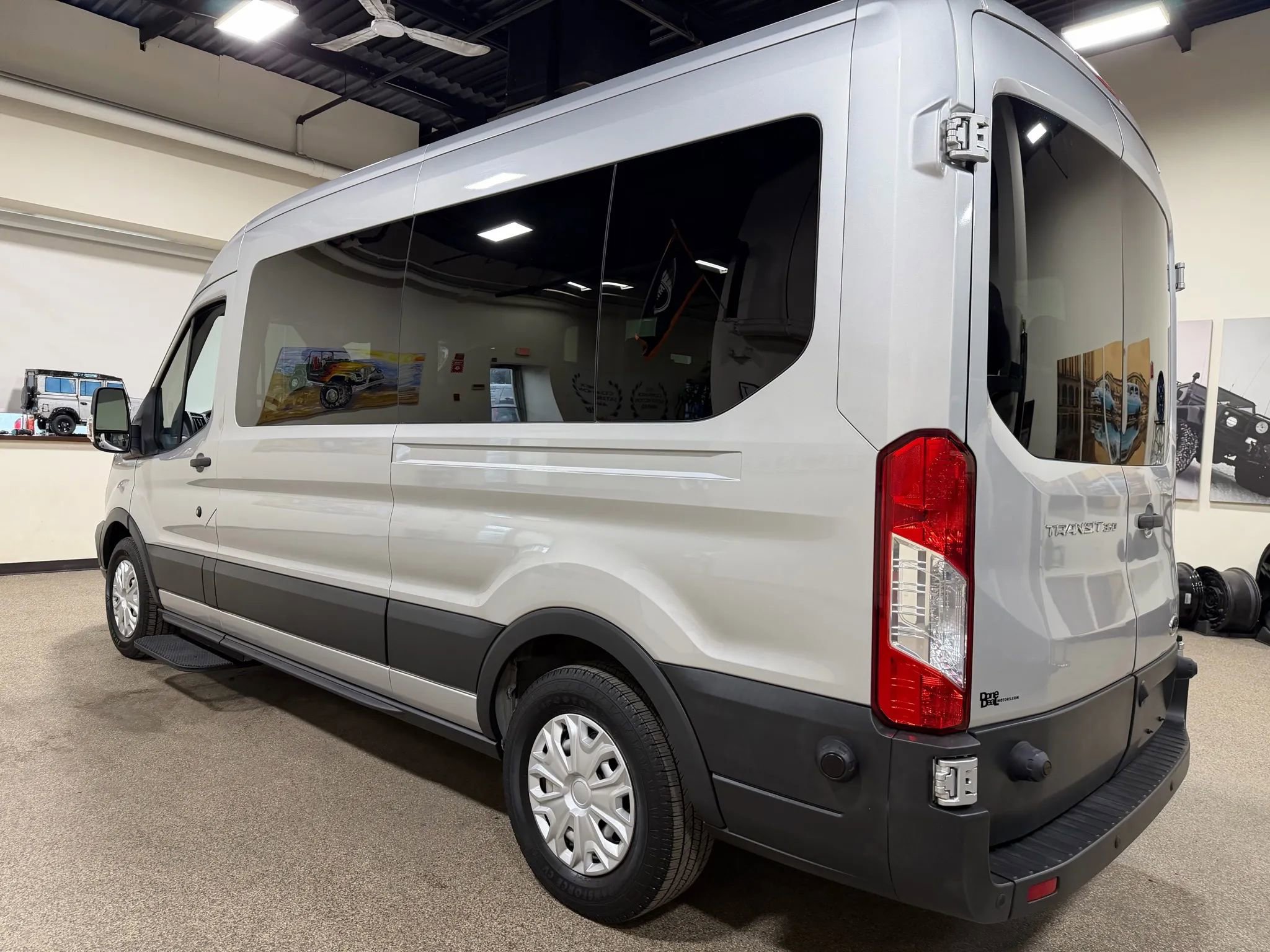 Used 2017 Ford Transit 350 XL RWD image 18