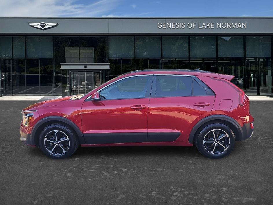 Used 2023 Kia Niro EX FWD image 7