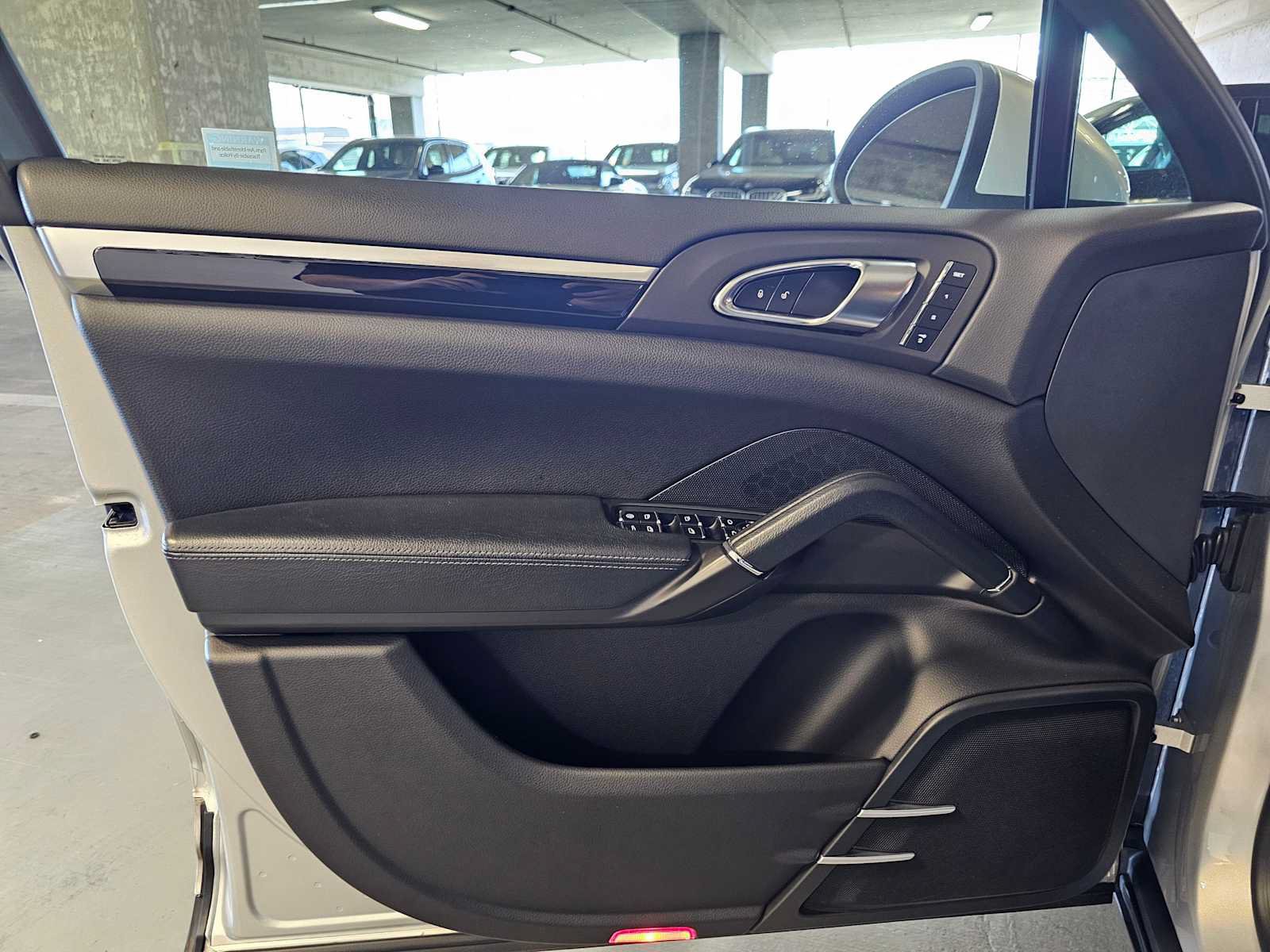 Used 2013 Porsche Cayenne AWD/4WD image 25