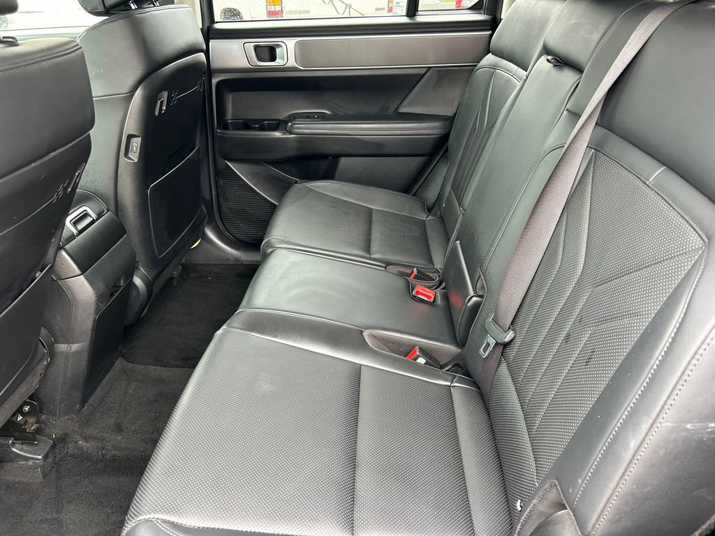Used 2025 Hyundai Santa Fe SEL FWD image 16