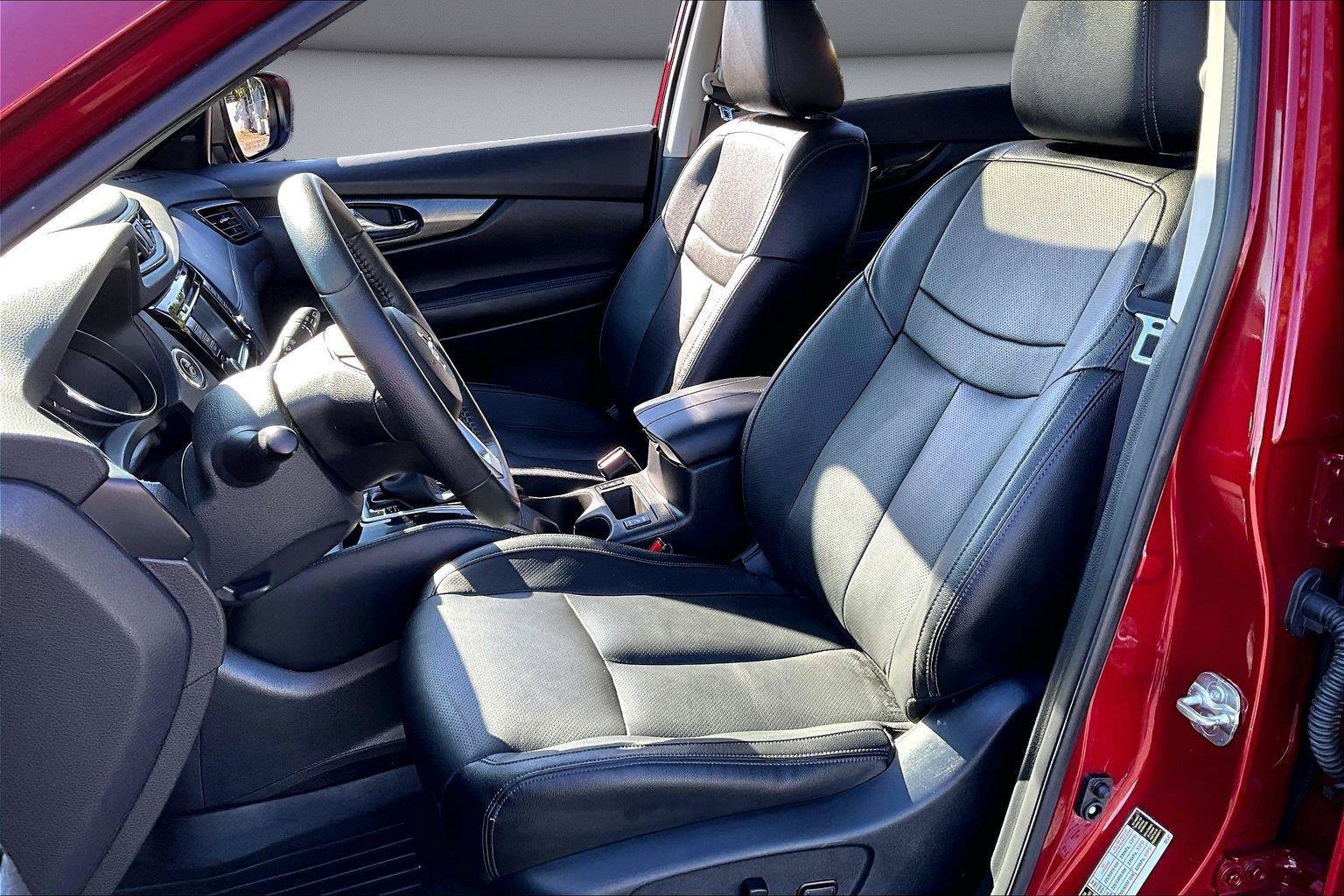 Used 2020 Nissan Rogue SL w/ Premium Package AWD/4WD image 22