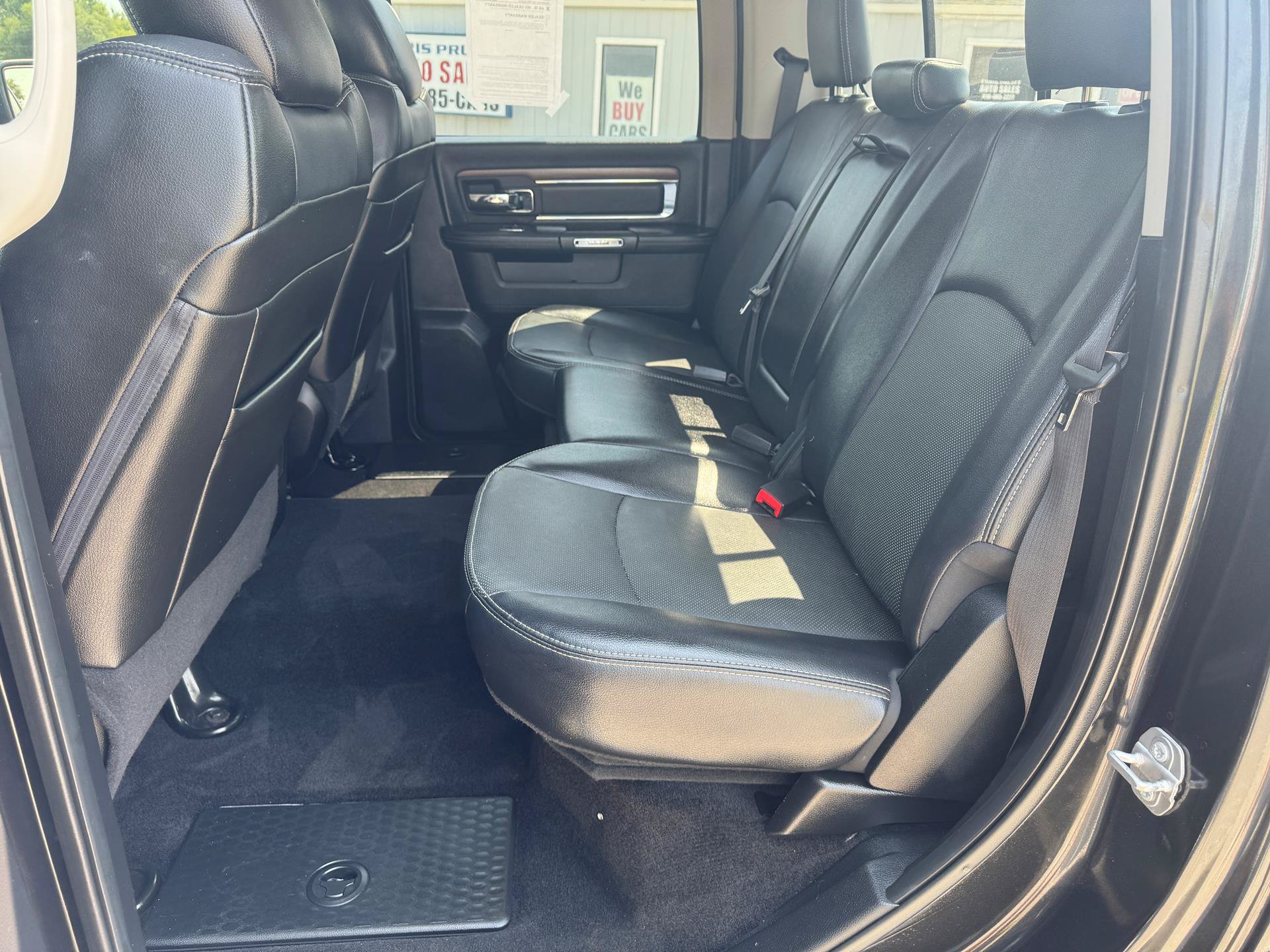 Used 2017 RAM 1500 Laramie w/ Convenience Group AWD/4WD image 9