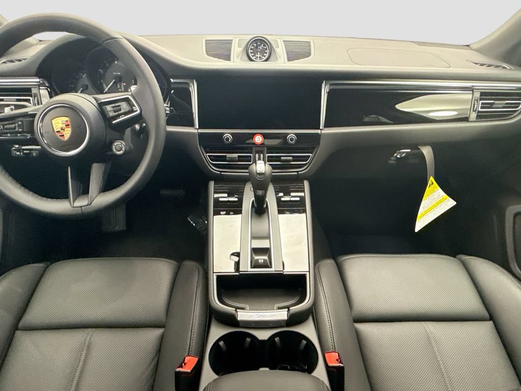Used 2026 Porsche Macan AWD/4WD image 16