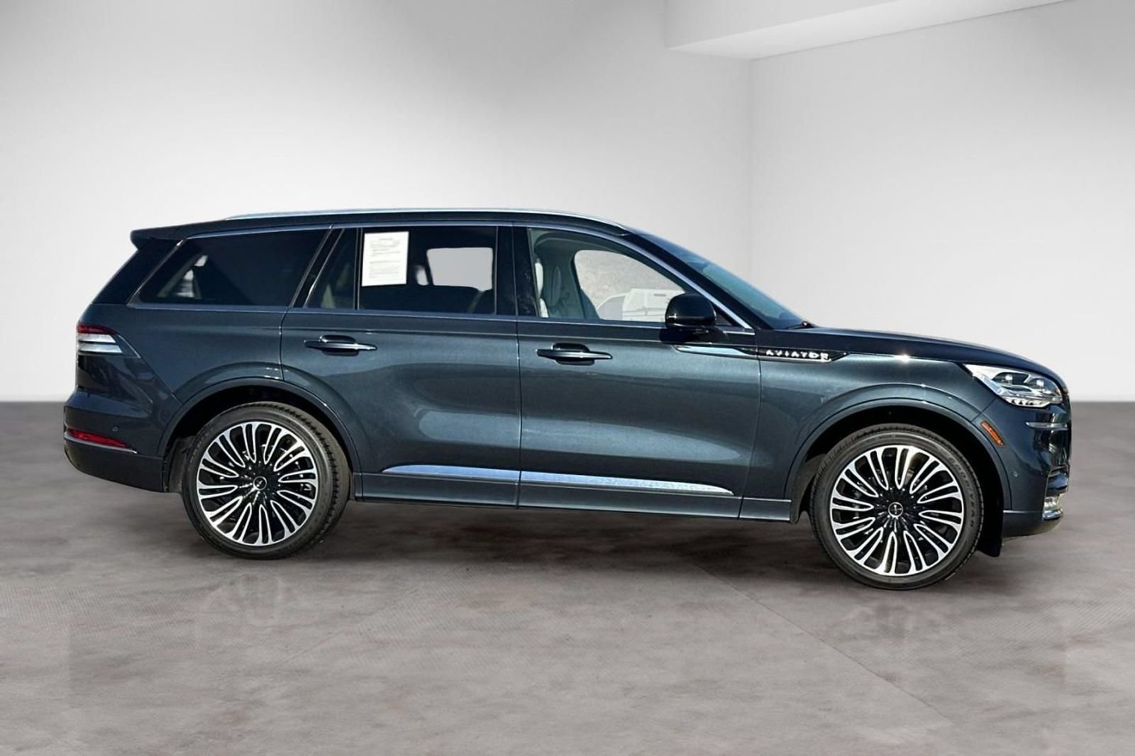 Used 2024 Lincoln Aviator Black Label AWD/4WD image 7