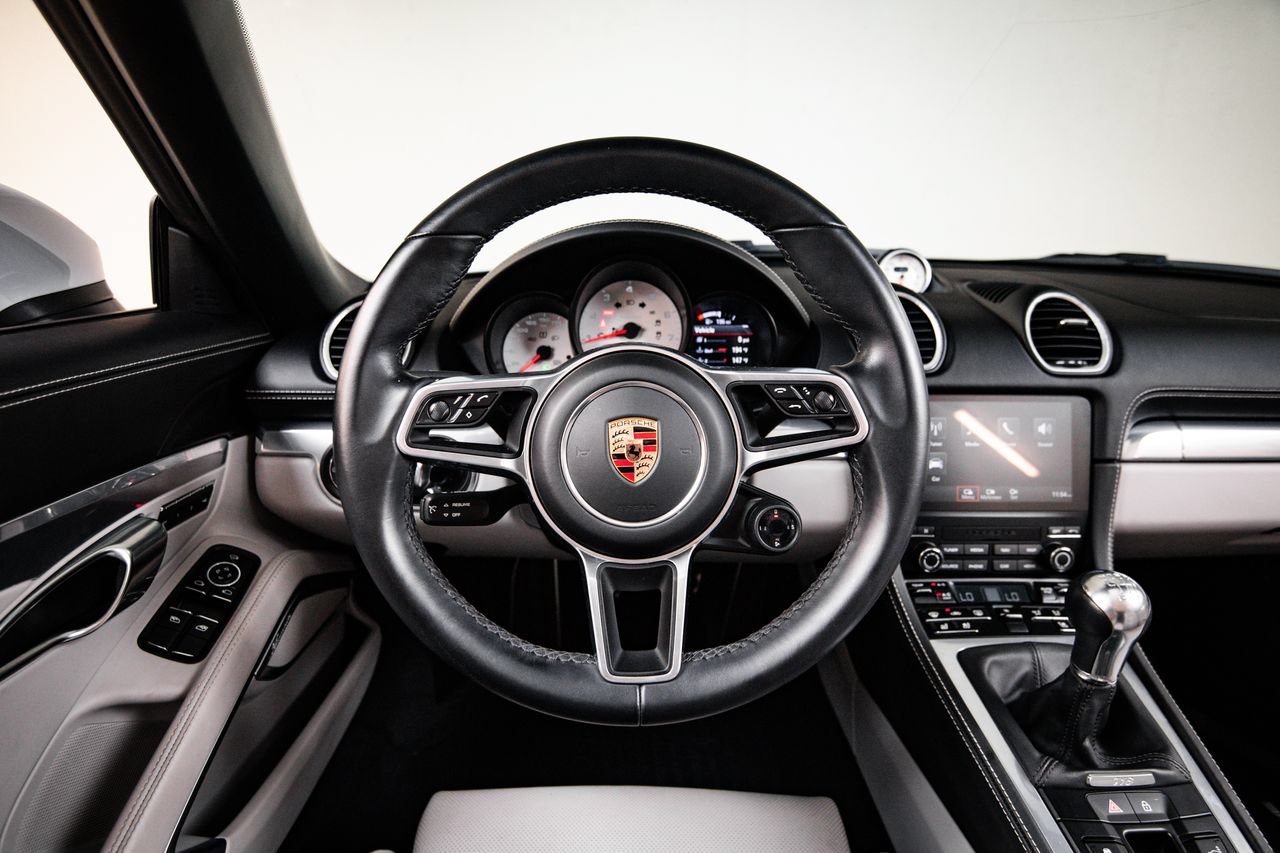 Certified 2024 Porsche 718 Boxster S RWD image 25