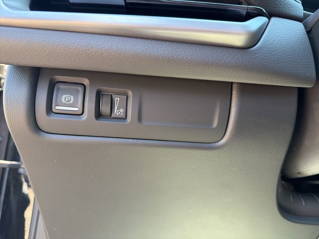 Used 2024 Cadillac XT4 Premium Luxury AWD/4WD image 27