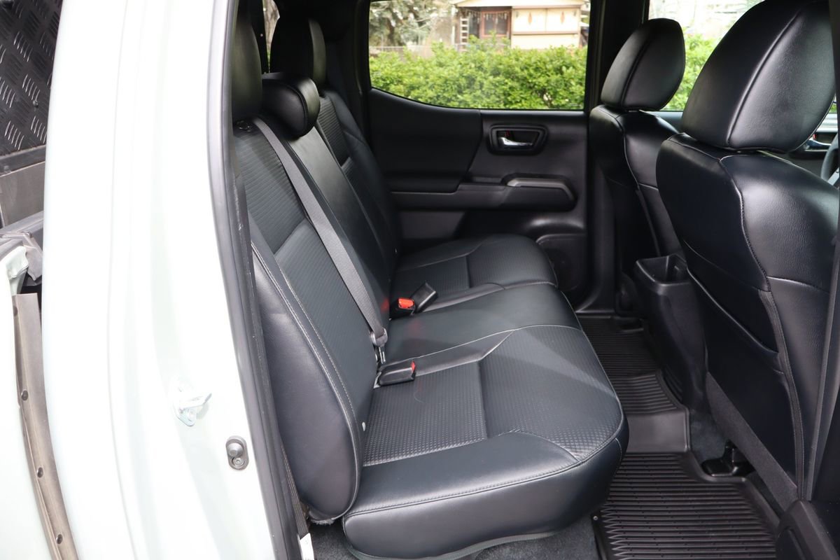 Used 2023 Toyota Tacoma TRD Off-Road w/ TRD Premium Off Road Package AWD/4WD image 40