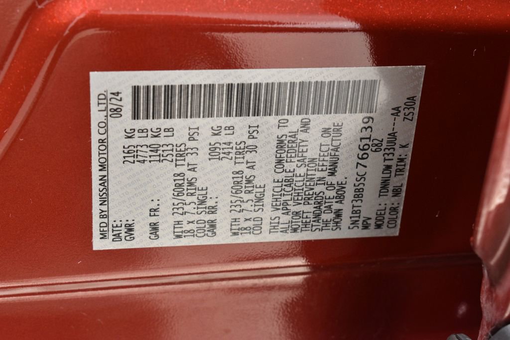 Used 2025 Nissan Rogue SV image 40