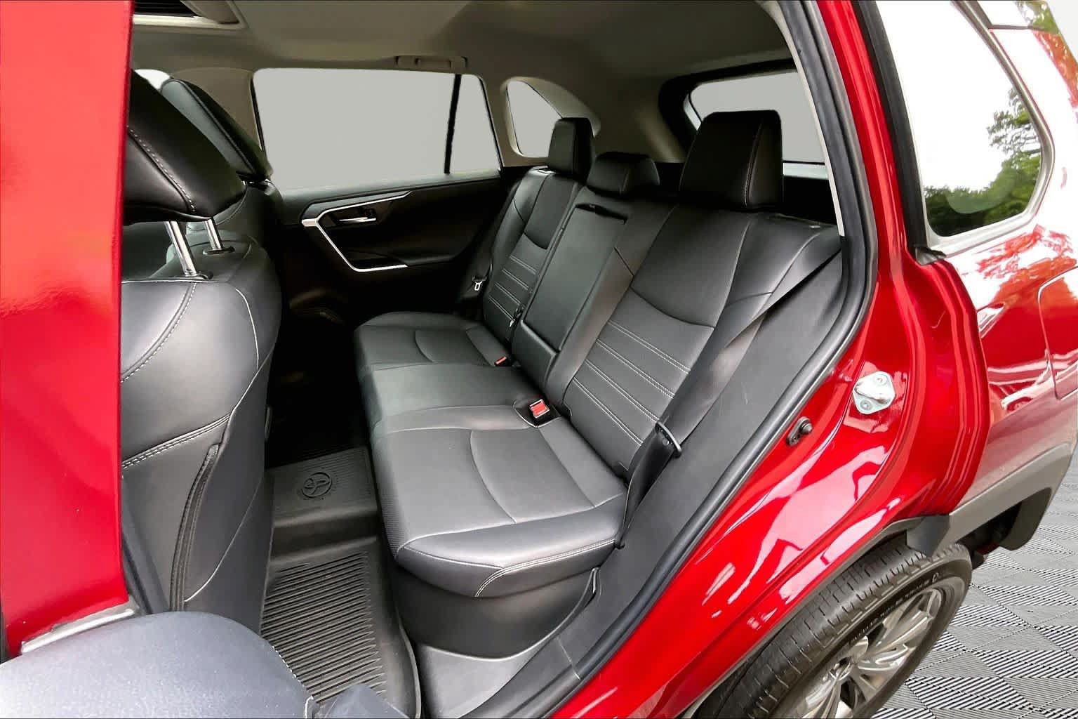 Used 2023 Toyota RAV4 Limited AWD/4WD image 21