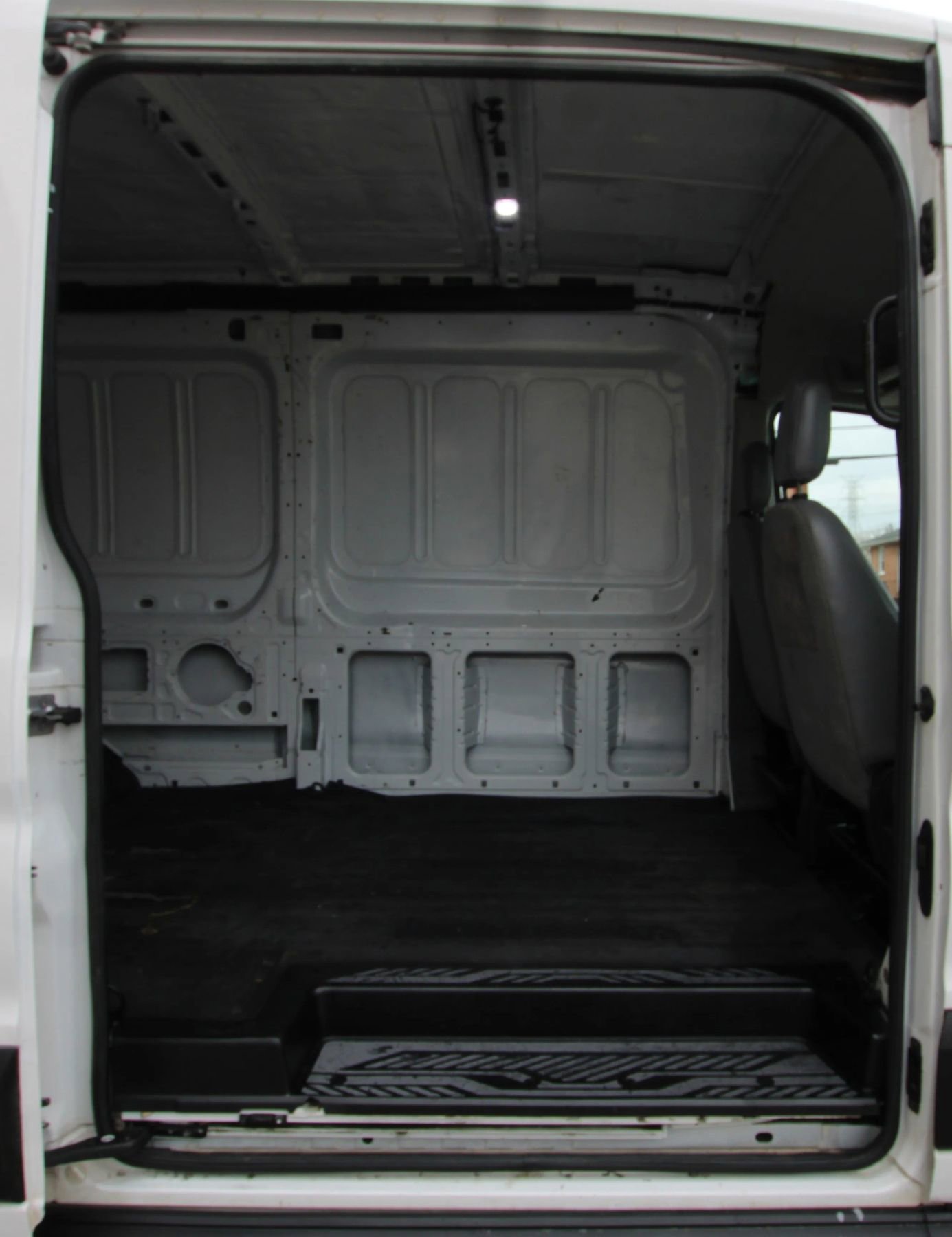 Used 2019 Ford Transit 250 148 Medium Roof image 12