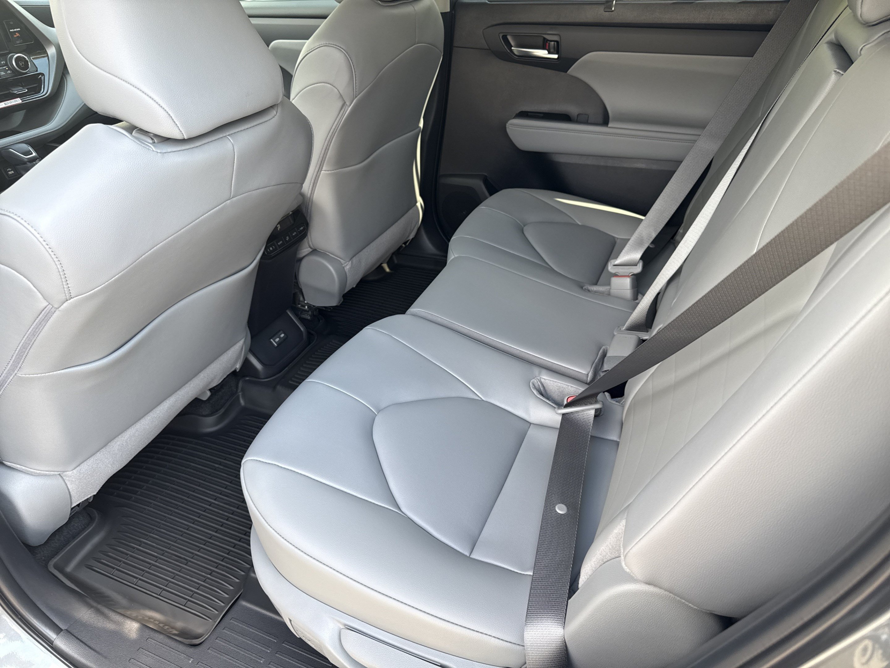 New 2026 Toyota Highlander XLE AWD/4WD image 25