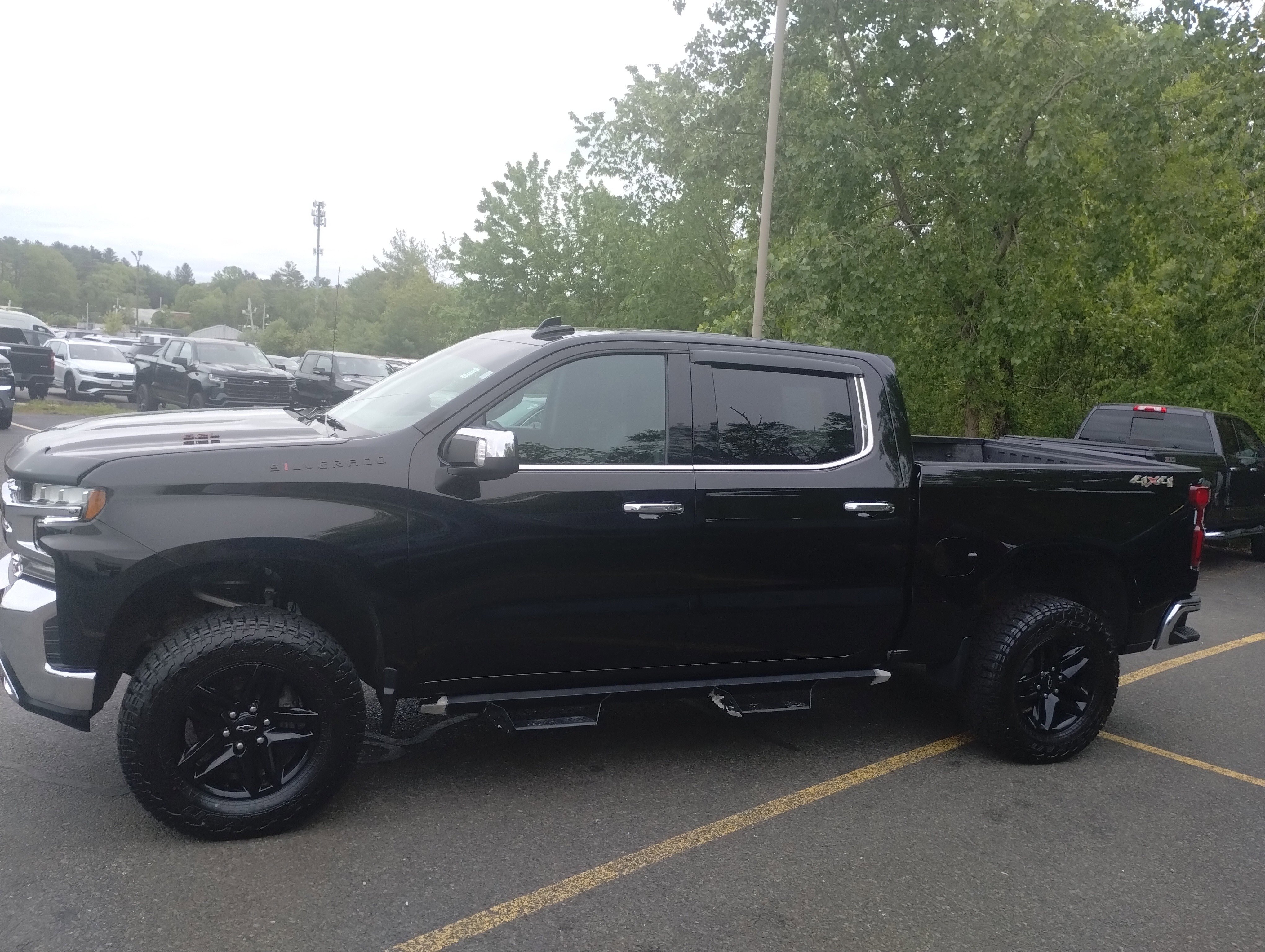 Used 2022 Chevrolet Silverado 1500 LTZ w/ Safety Package II image 6