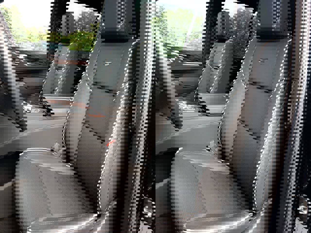 Used 2023 Cadillac Escalade Premium Luxury image 12