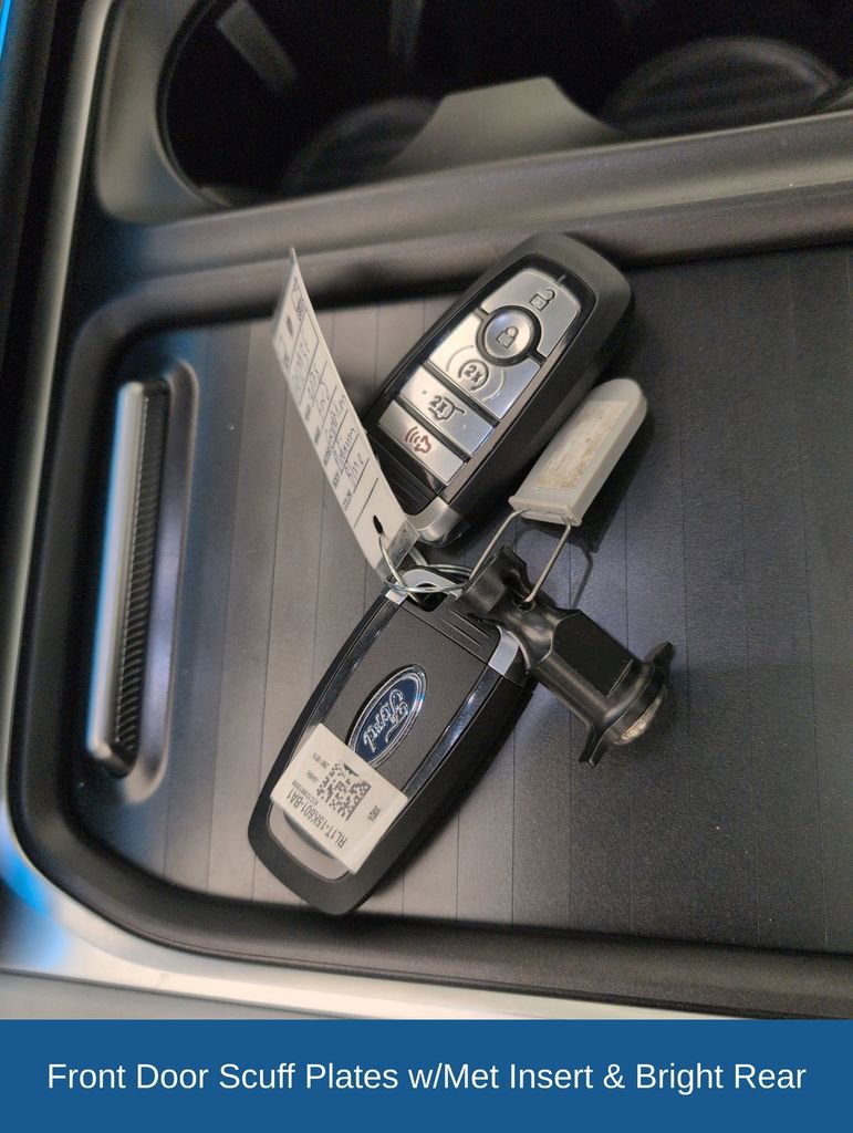 Used 2025 Ford Expedition Platinum w/ Platinum Ultimate Package AWD/4WD image 43