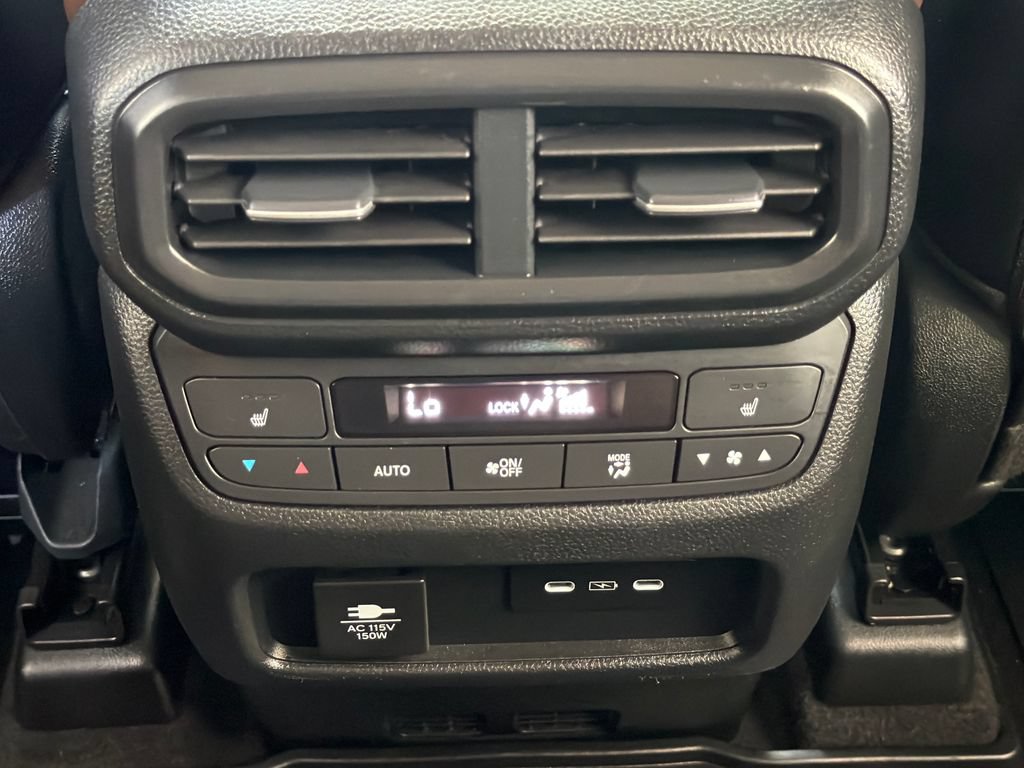 Used 2024 Honda Pilot Elite image 10