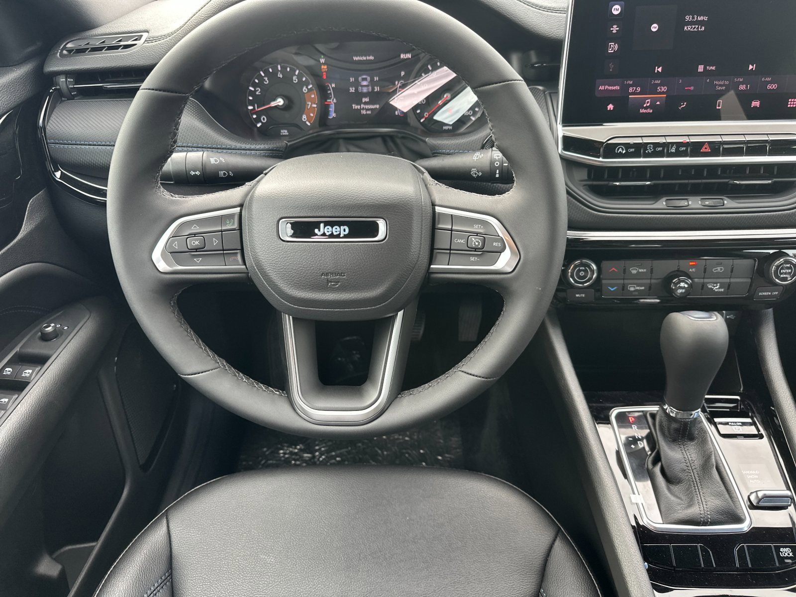 New 2026 Jeep Compass Latitude image 14