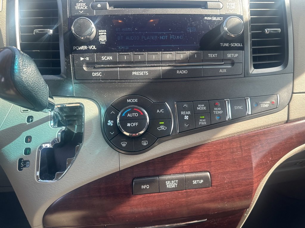 Used 2012 Toyota Sienna image 20