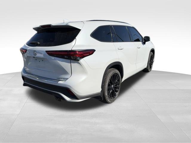Used 2023 Toyota Highlander XSE AWD/4WD image 7